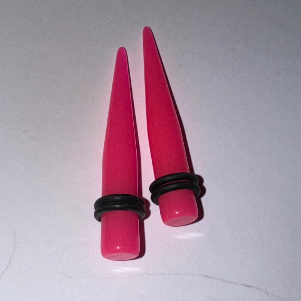 Pink 0 Gauge Glow-In-The-Dark UV Acrylic Gauging Tapers